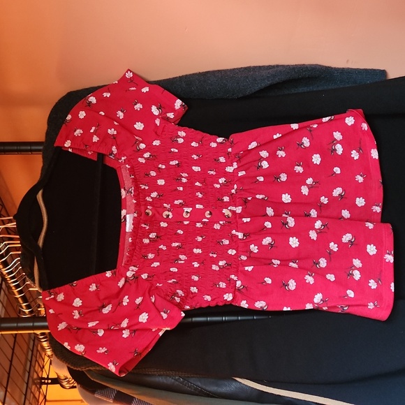 No Boundaries Red Top Small Floral - Picture 1 of 4